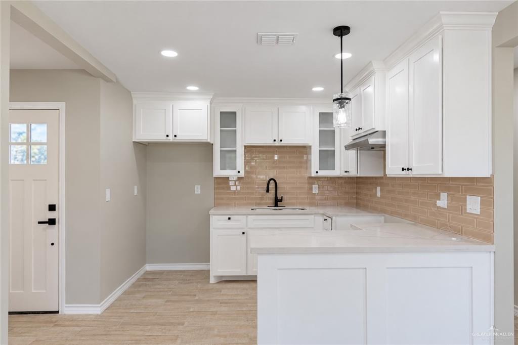 Photo 2 of 1104 Chelo Drive