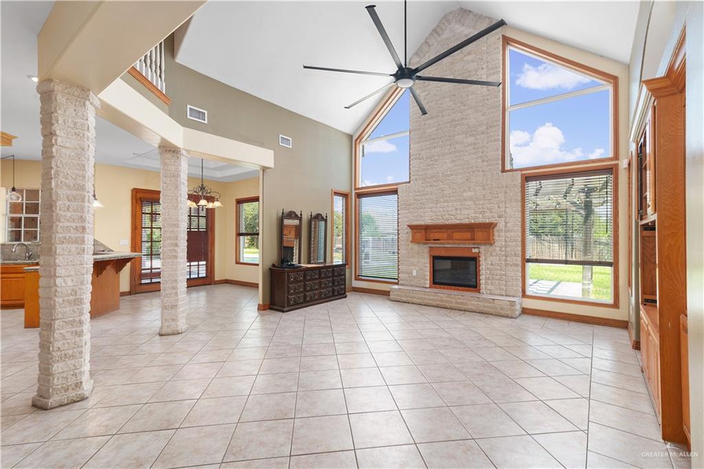 Photo 13 of 1811 Sundance Street