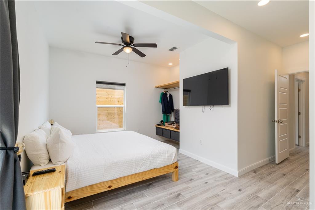 Photo 14 of 821 Galveston Avenue