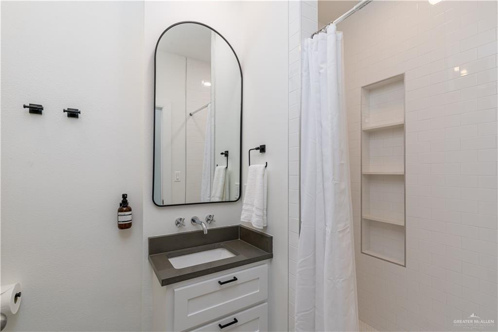 Photo 16 of 821 Galveston Avenue