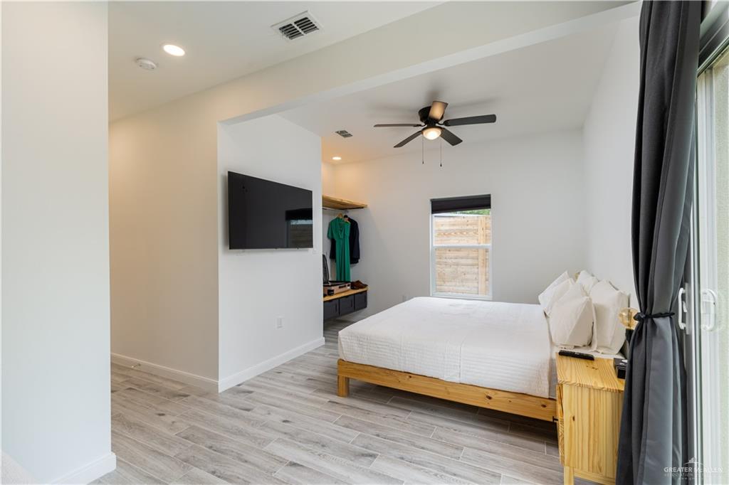 Photo 32 of 821 Galveston Avenue