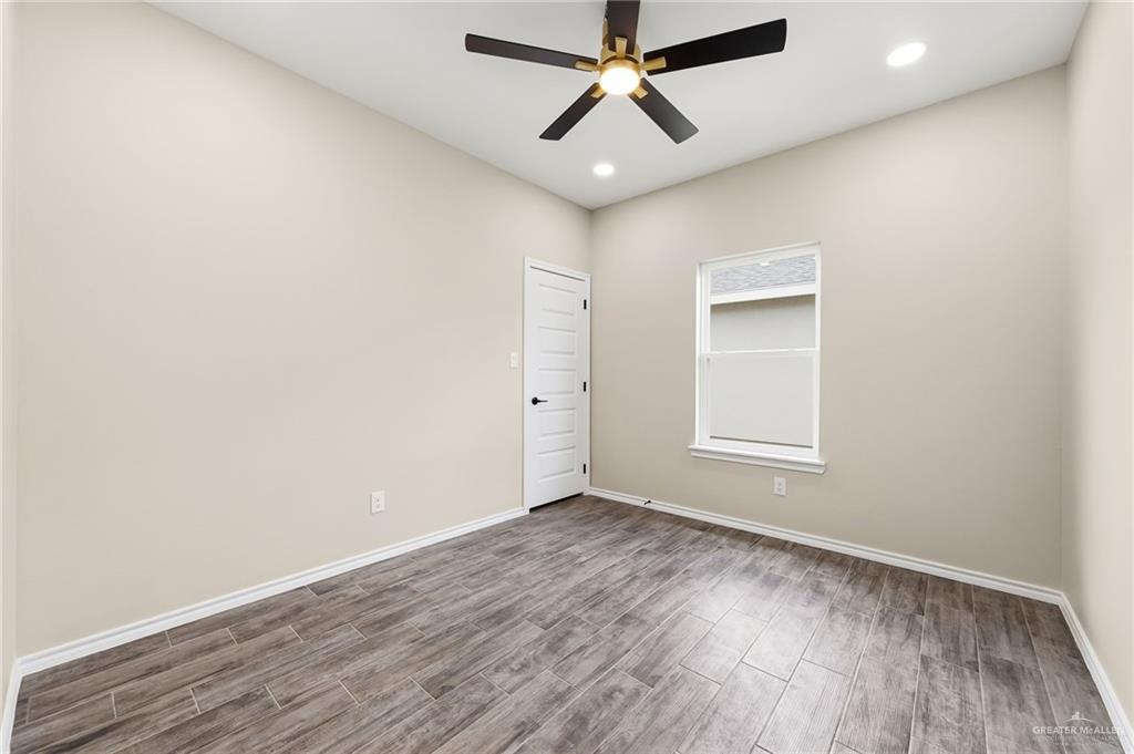 Photo 10 of 18032 Spruce Street