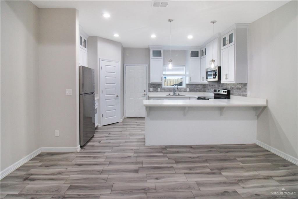 Photo 3 of 1702 Playa Drive #1