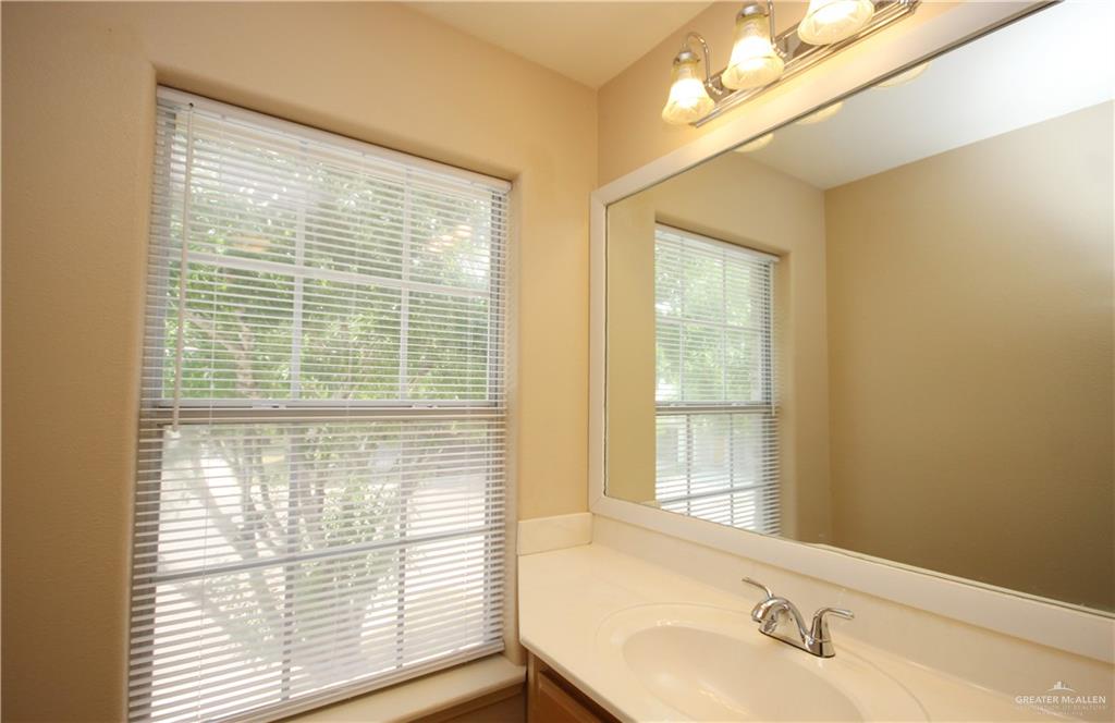 Photo 10 of 2603 Nassau Street