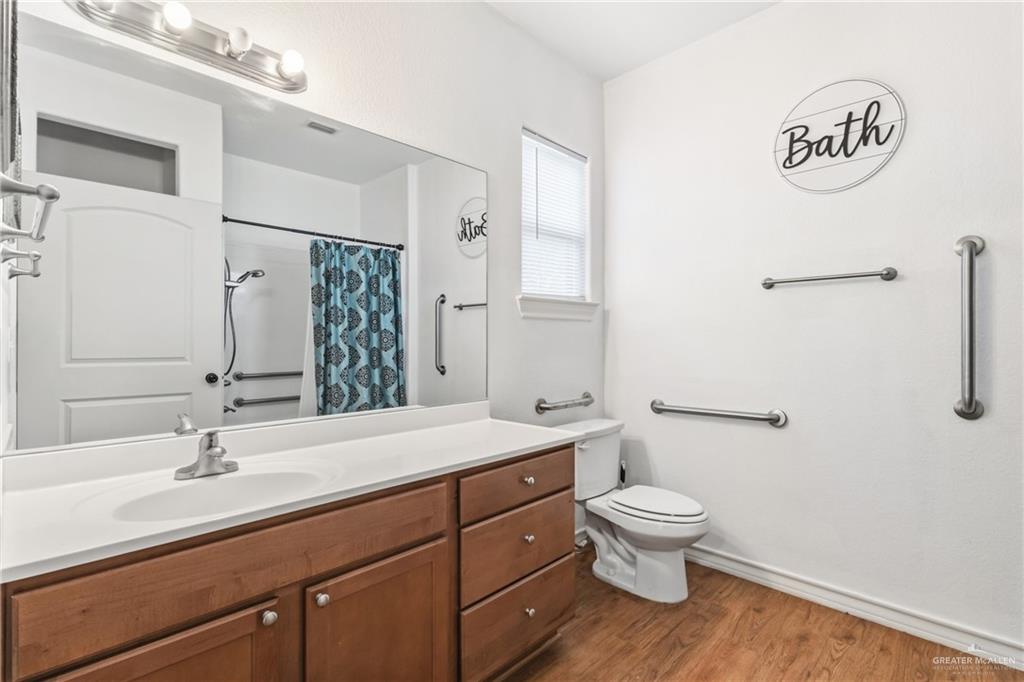 Photo 10 of 512 Santa Angela Street