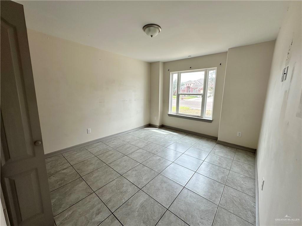 Photo 12 of 2205 Primrose Drive