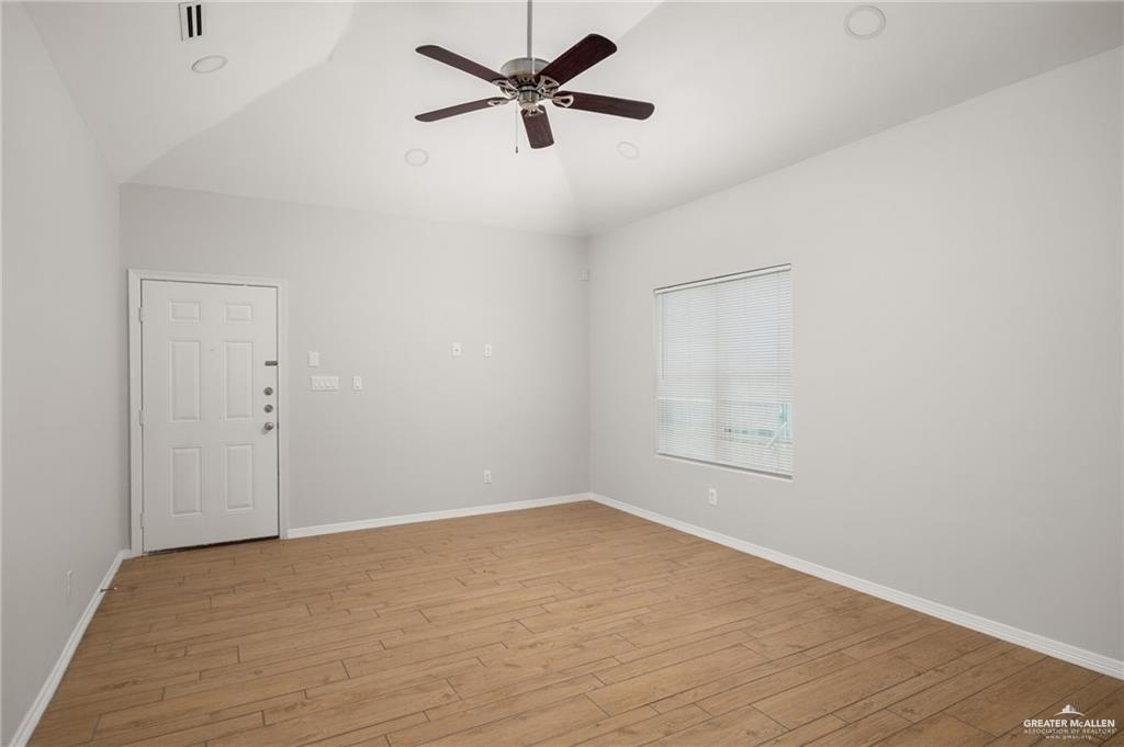 Photo 4 of 2708 Eisenhower Avenue #1