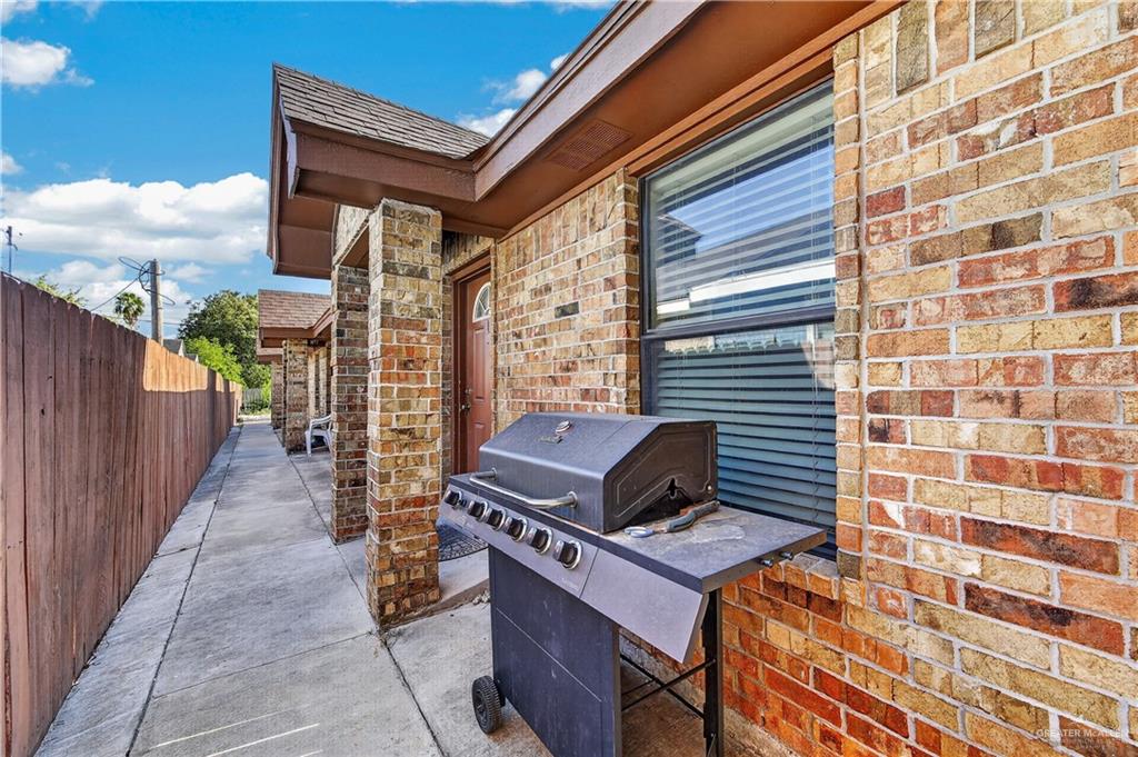 Photo 3 of 2513 Hackberry Avenue