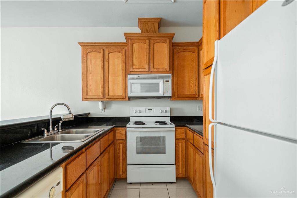 Photo 7 of 3036 Scottland Drive #2