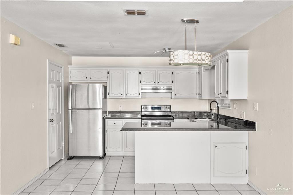 Photo 2 of 1802 Oasis Avenue #202