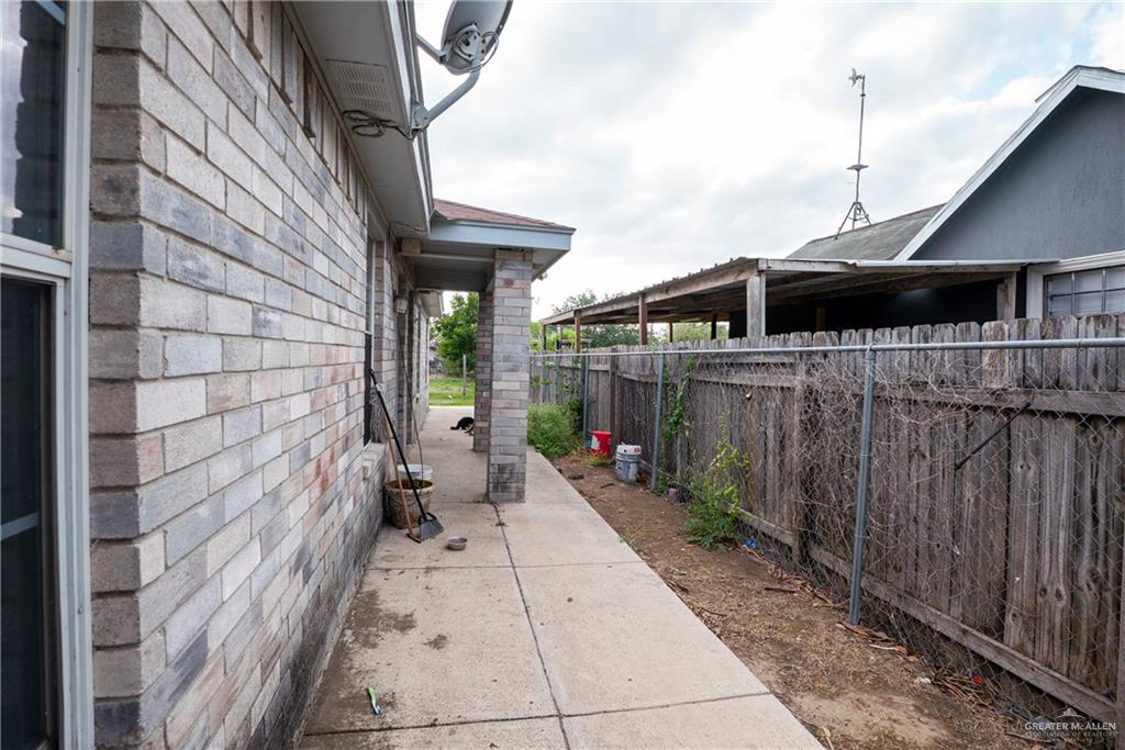Photo 4 of 619 Oak Street