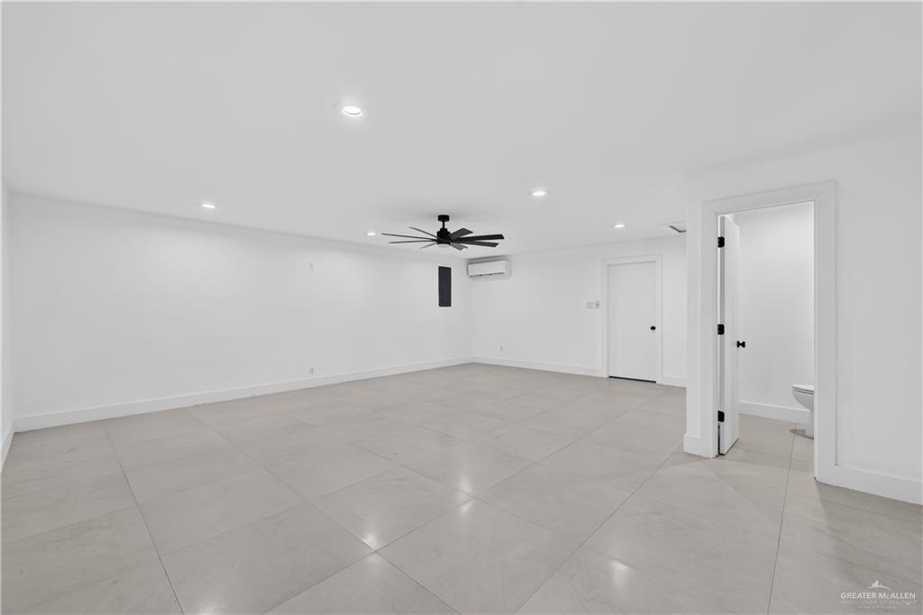 Photo 15 of 112 Jay Avenue