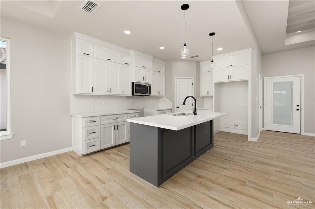 Photo 5 of 1938 Mimosa Street