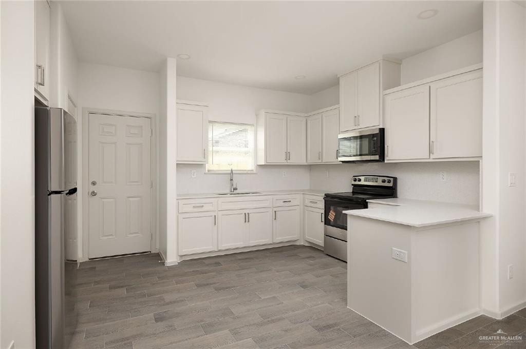 Photo 4 of 2805 Hayes Avenue #2