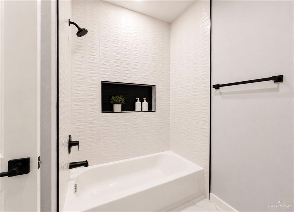 Photo 14 of 909 39th Street