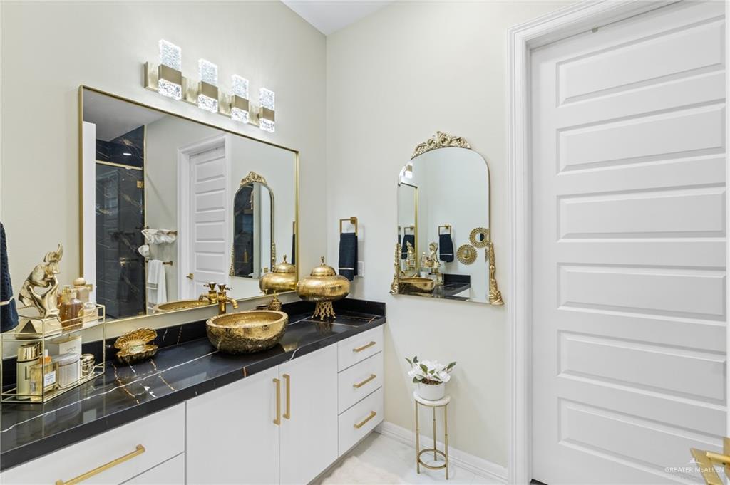 Photo 13 of 424 Palm Shores Boulevard
