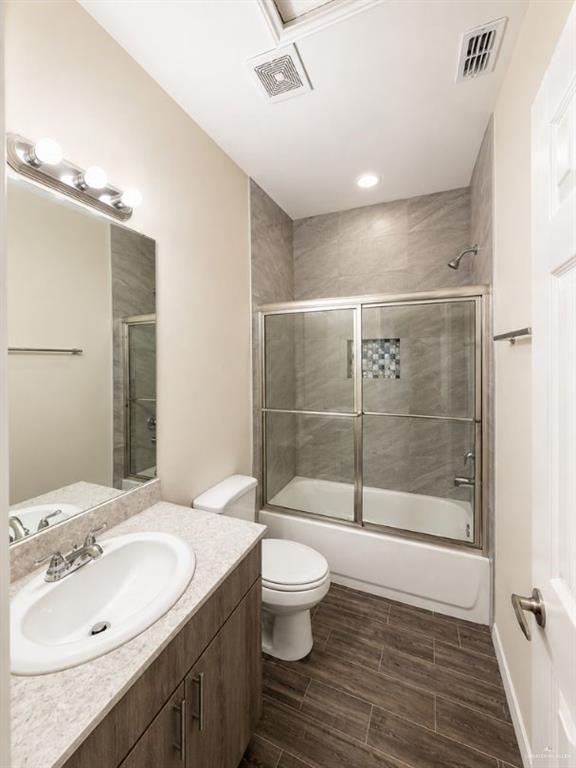 Photo 4 of 2206 Hester Street #1