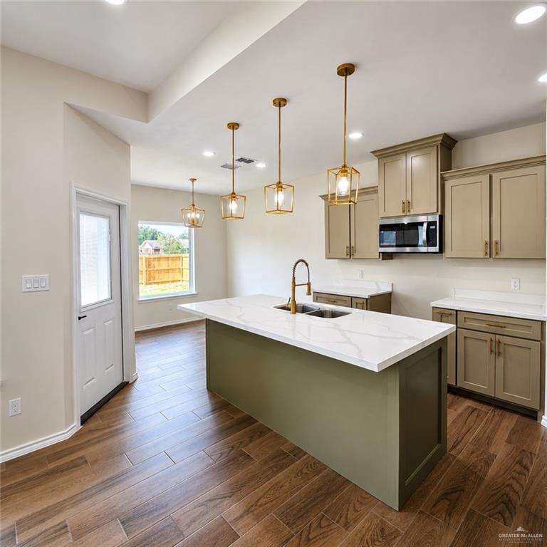 Photo 4 of 17993 Spruce Street