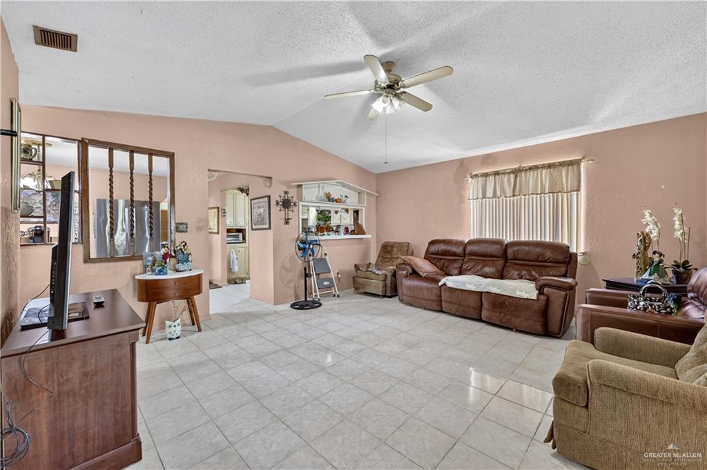 Photo 3 of 710 Padre Avenue