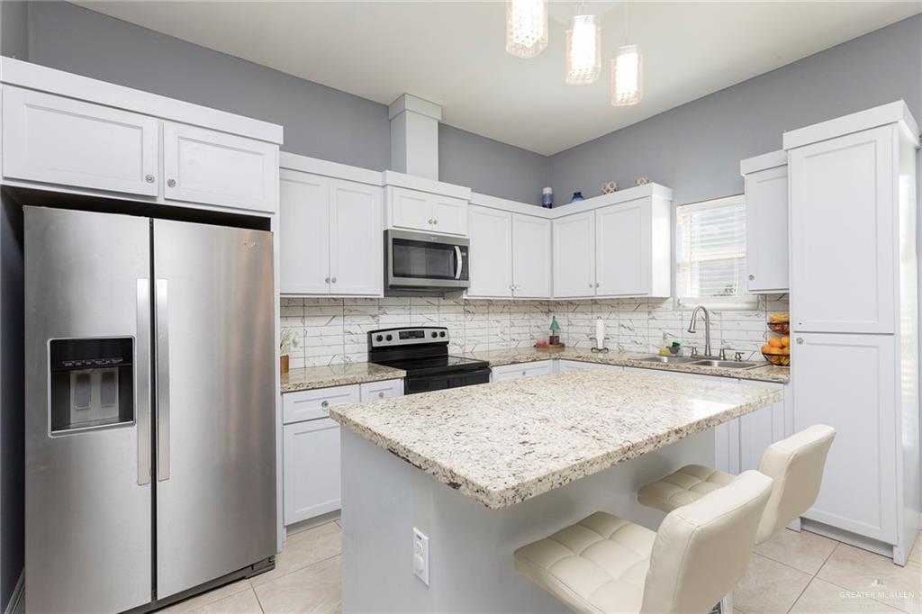Photo 8 of 208 San Benito Street
