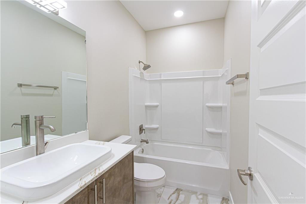 Photo 10 of 404 Emerald Avenue #2