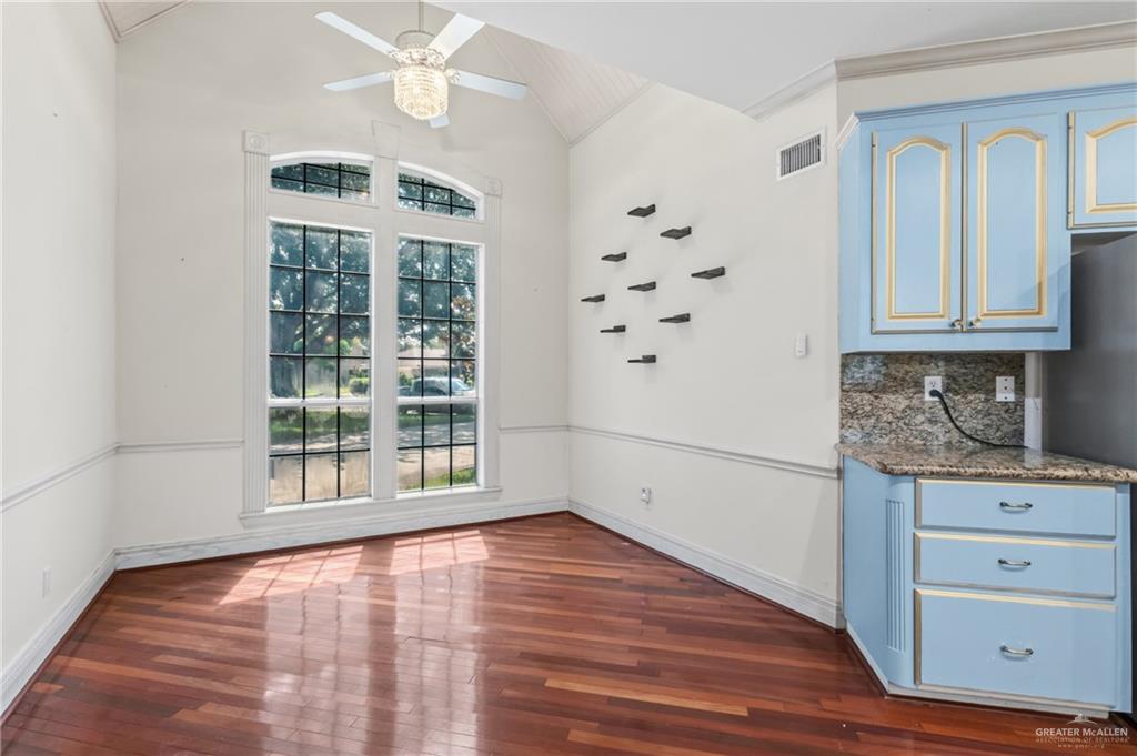 Photo 6 of 902 Cimarron Drive