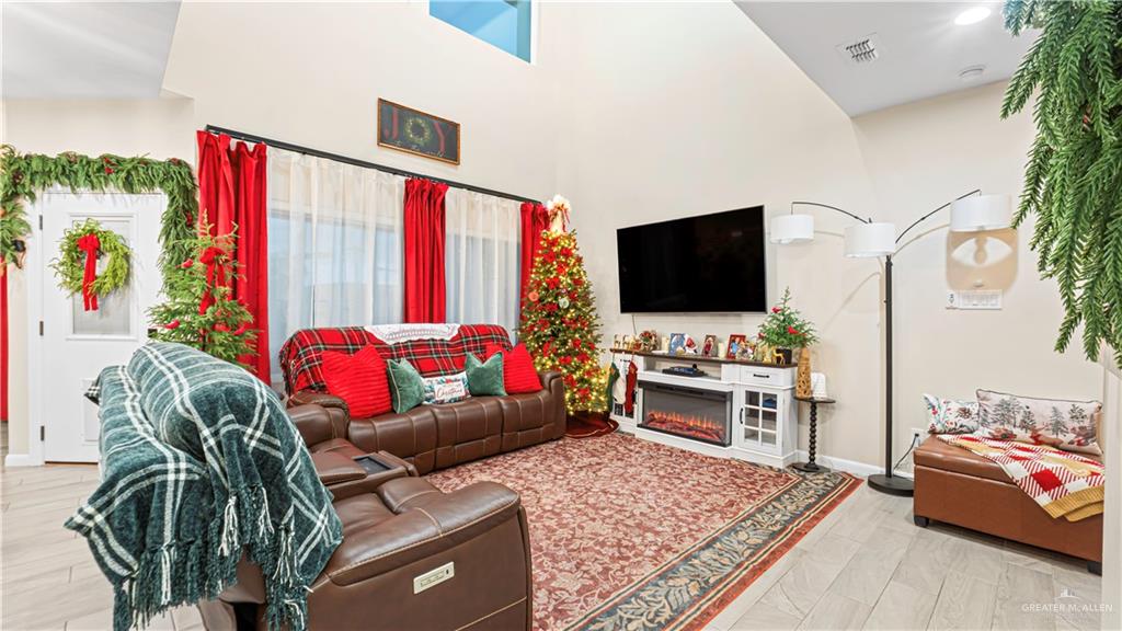 Photo 11 of 3418 Coppermine Avenue