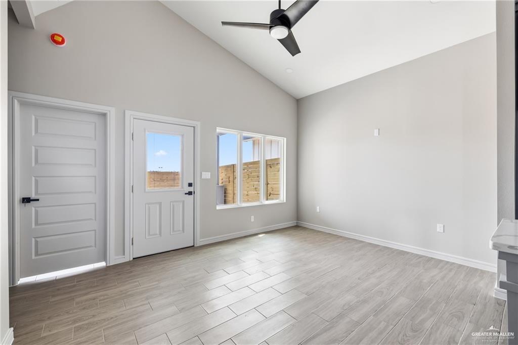 Photo 6 of 2320 Thornton Avenue