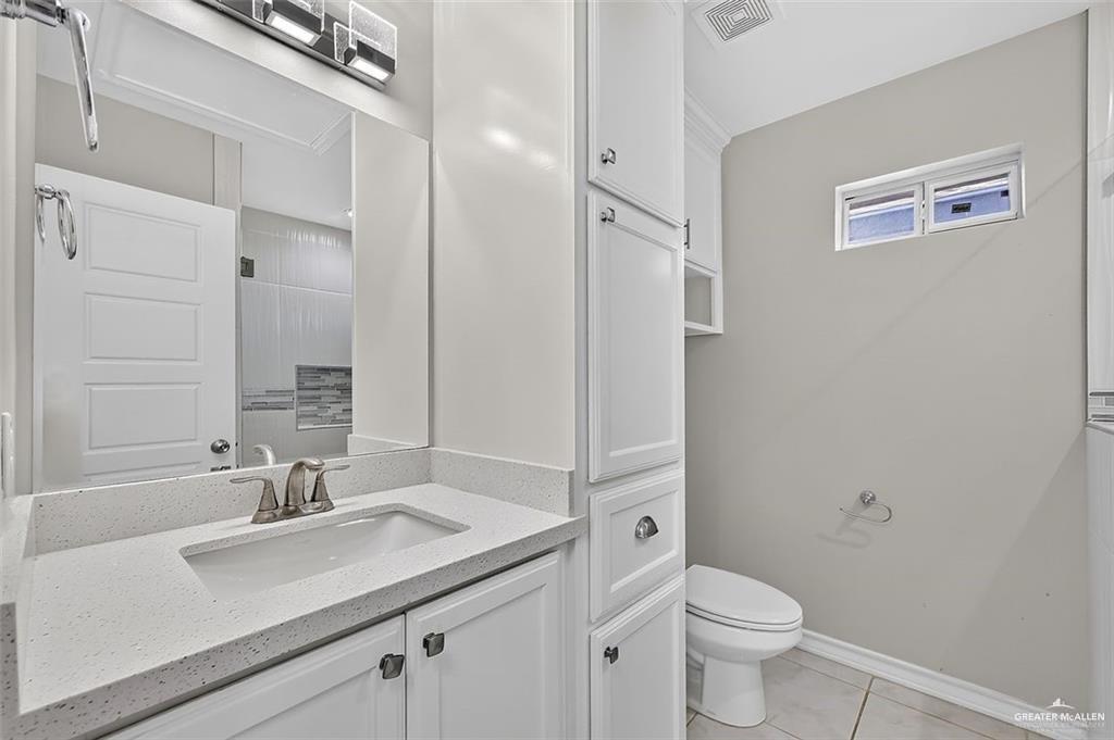 Photo 10 of 404 Royal Drive