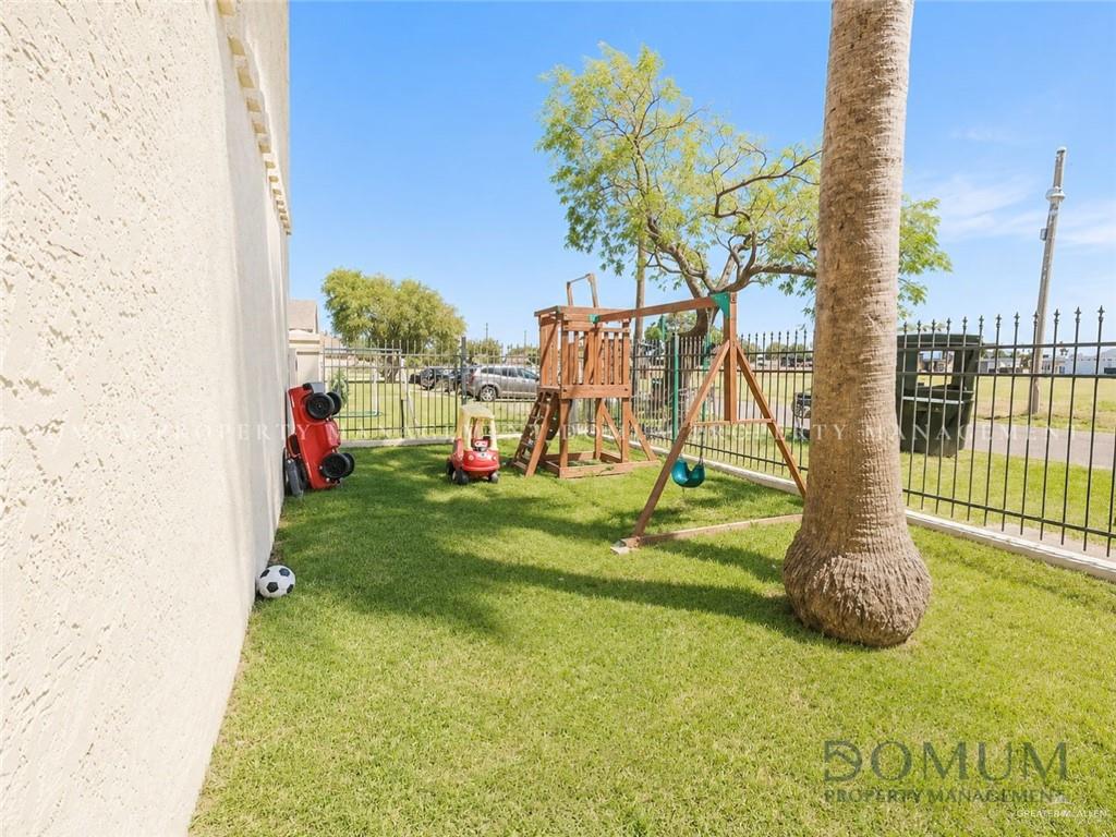 Photo 14 of 1811 Perkins Avenue #4
