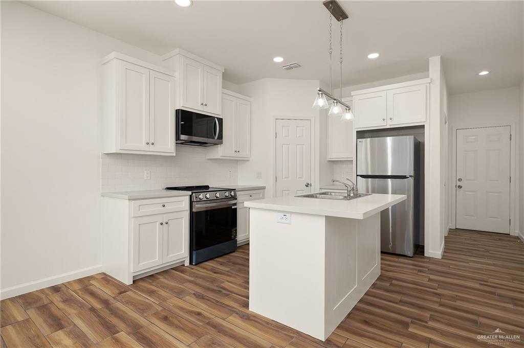 Photo 8 of 2104 San Andrea Street #3
