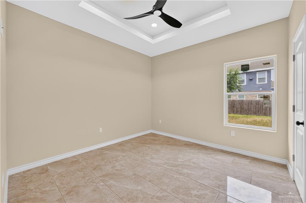 Photo 18 of 520 Pine Oak Street