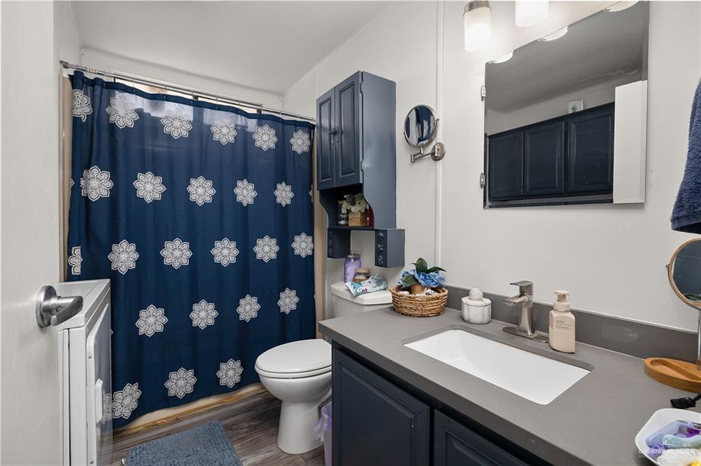 Photo 9 of 8406 Lago Vista Drive