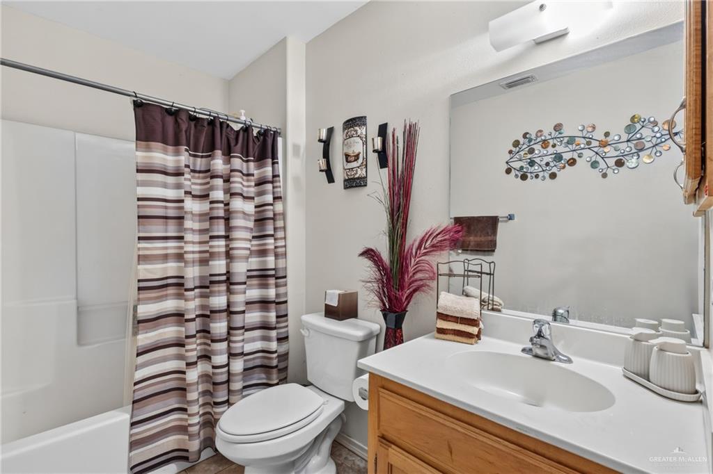 Photo 11 of 1712 Adelita Street