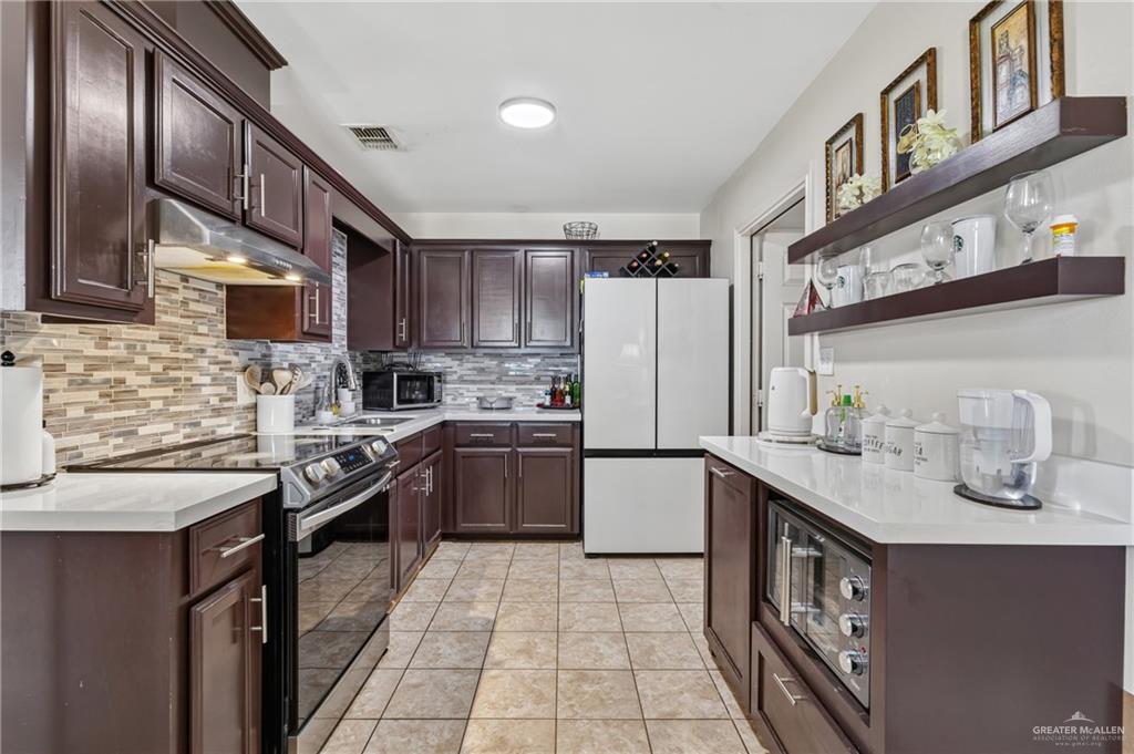 Photo 5 of 1712 Adelita Street
