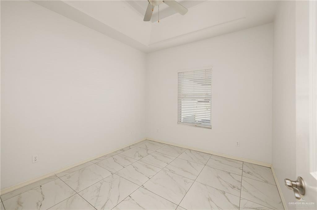 Photo 8 of 409 Downing Avenue
