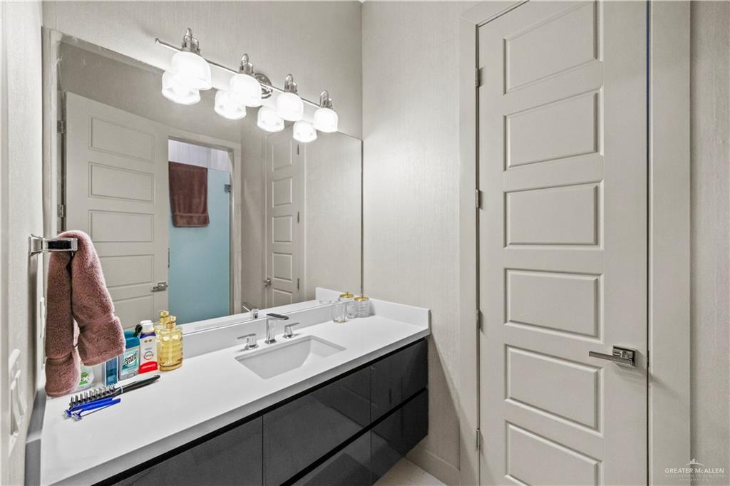 Photo 23 of 200 Grovewood Avenue