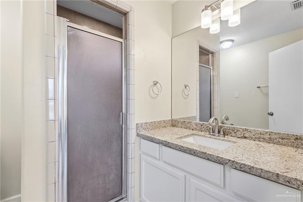 Photo 12 of 809 Alexandria Avenue
