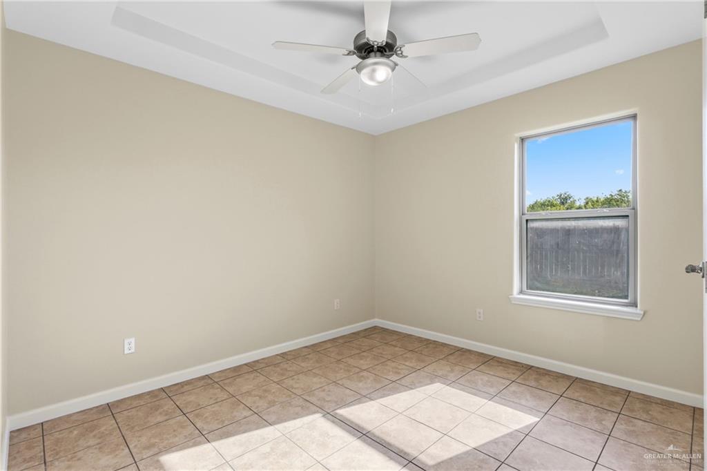 Photo 8 of 809 Alexandria Avenue