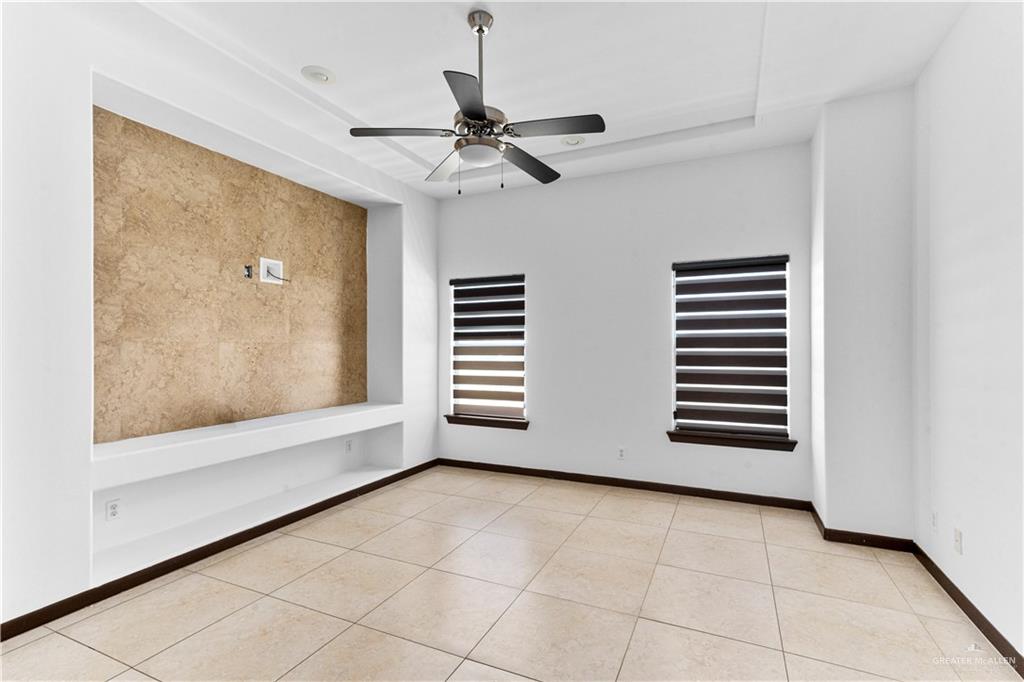 Photo 10 of 4217 Colbath Avenue #120B