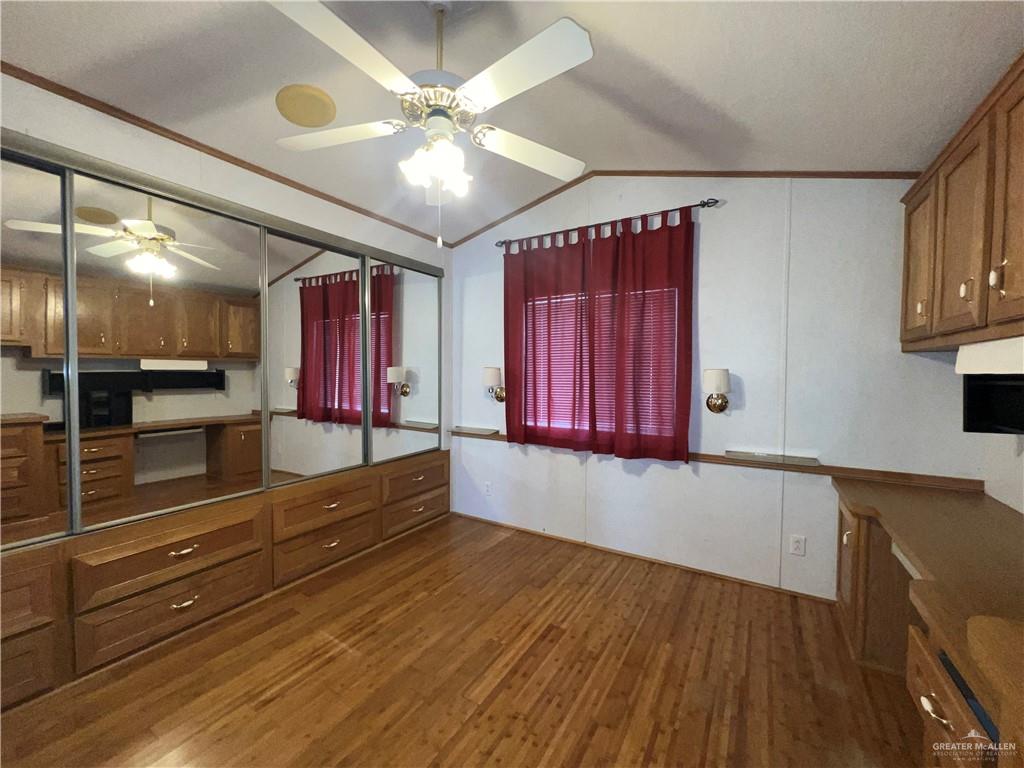 Photo 10 of 98 Lampshire Avenue