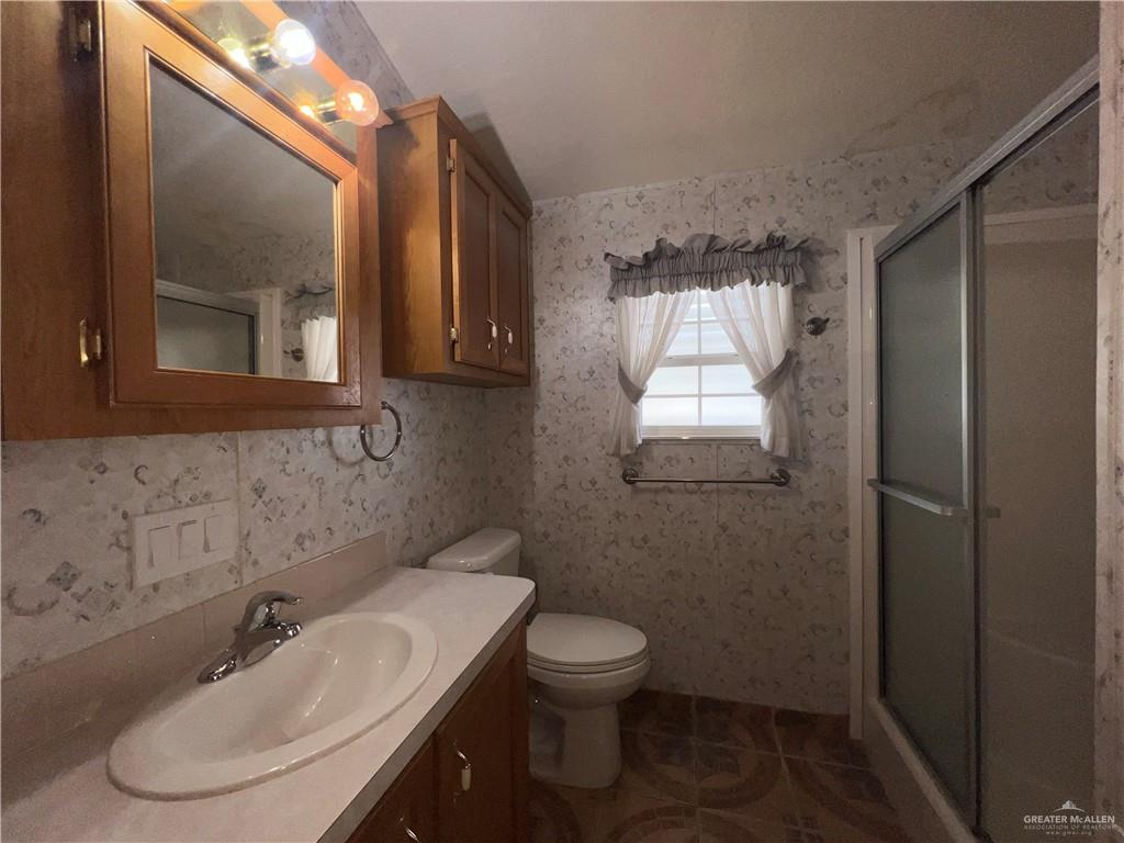Photo 11 of 98 Lampshire Avenue