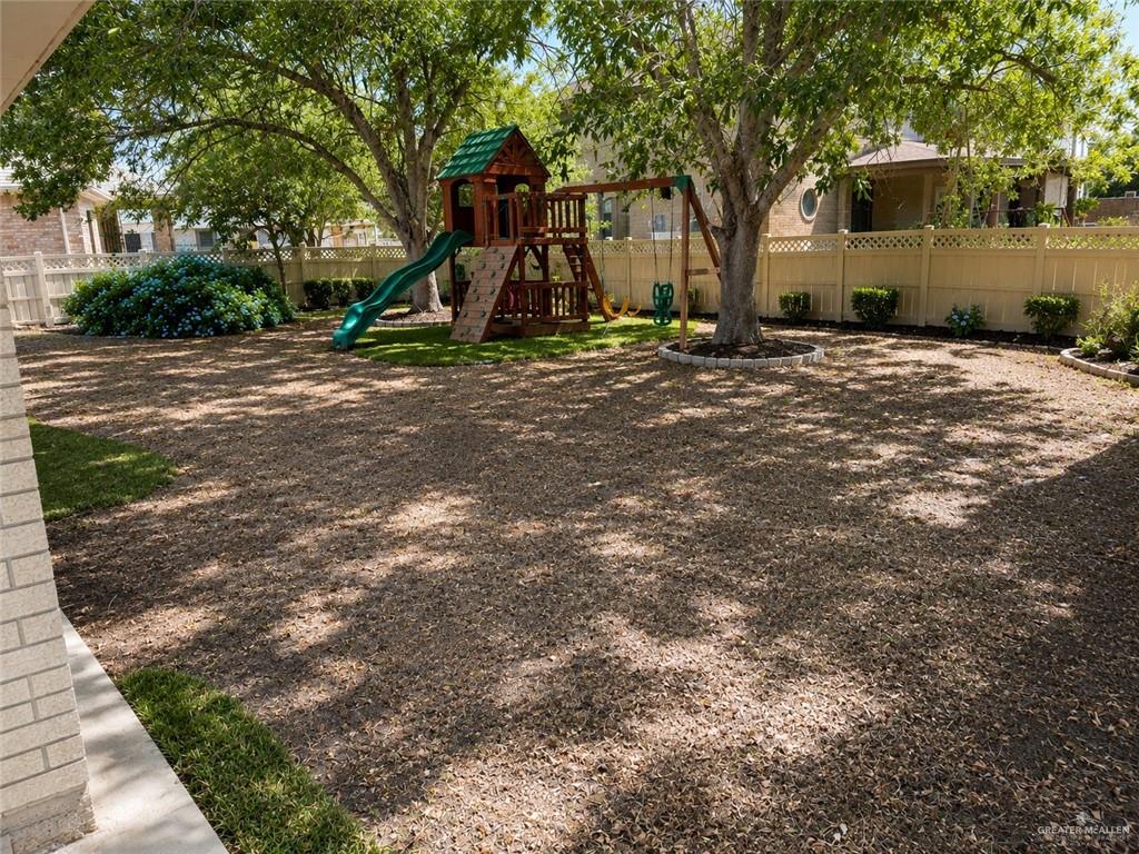 Photo 16 of 2723 Rhett Drive