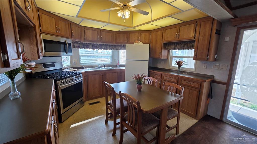 Photo 6 of 2420 Bobolink Circle