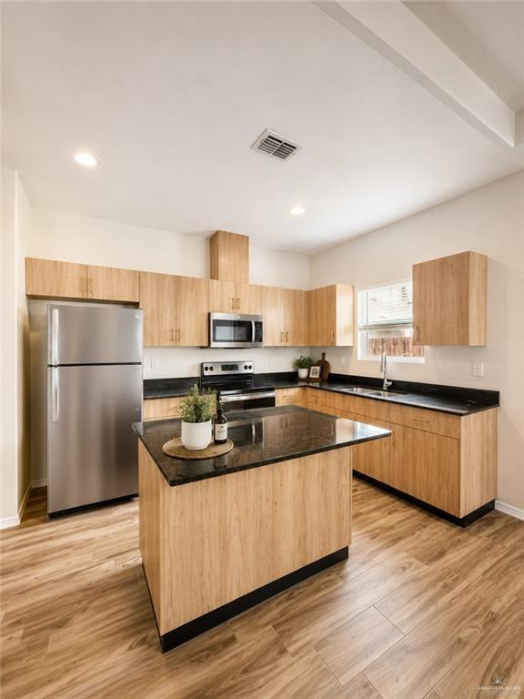 Photo 3 of 4904 Crown Point Avenue