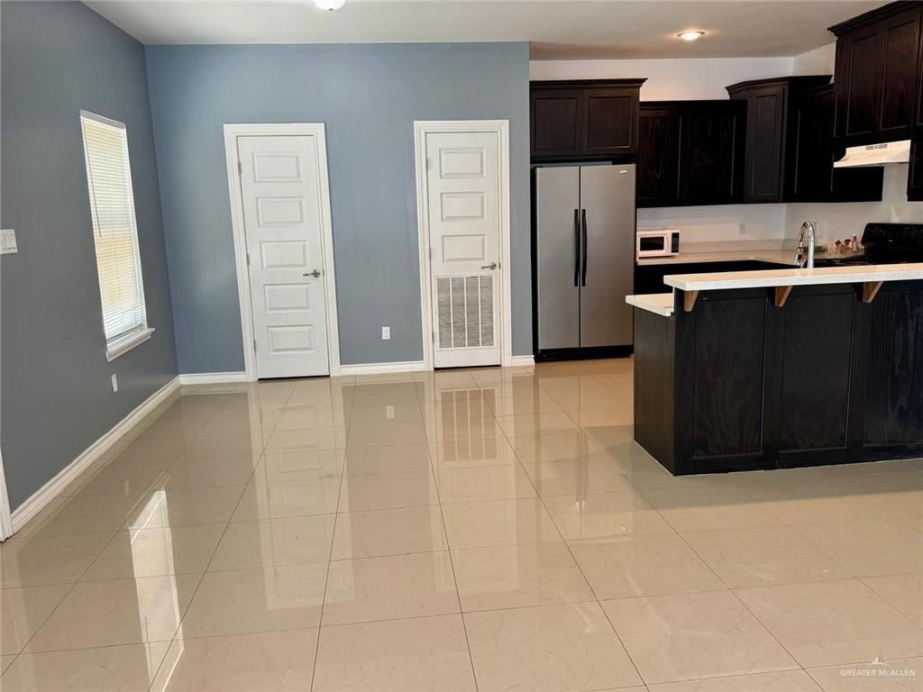 Photo 5 of 1203 White Oak Drive