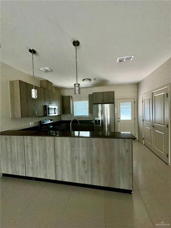 Photo 3 of 508 Newport Avenue #2