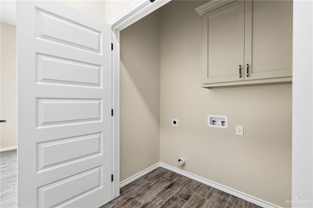 Photo 14 of 18032 Spruce Street