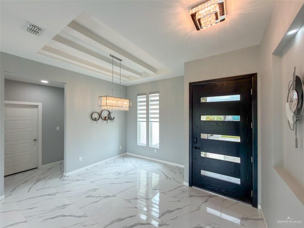 Photo 5 of 1313 Dawes Avenue