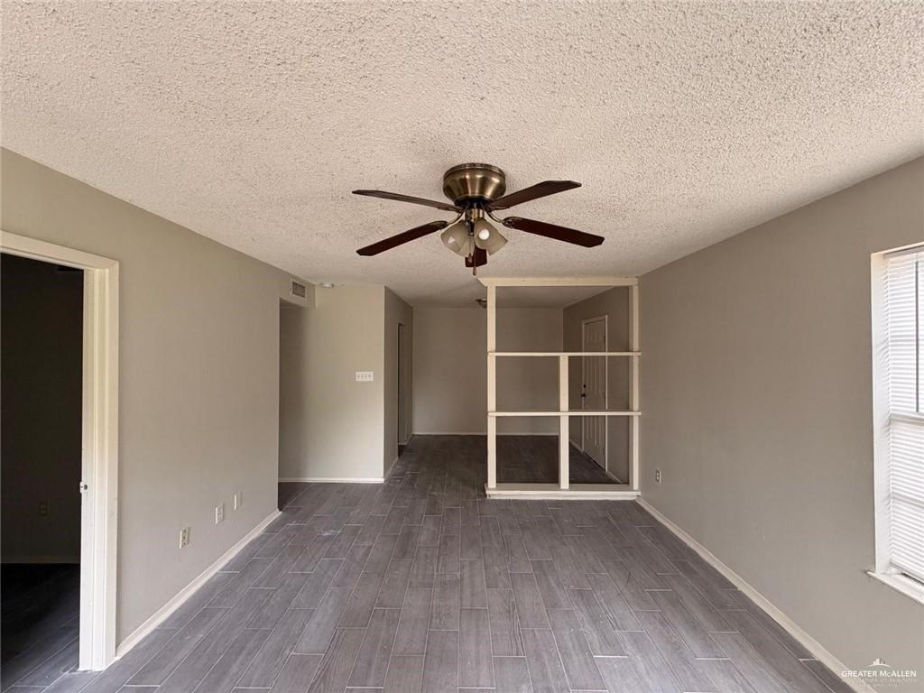 Photo 3 of 2417 Tamarack Avenue #C